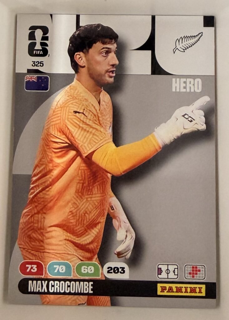 Max Crocombe HERO #325 – Panini Adrenalyn XL FIFA World Cup 2026