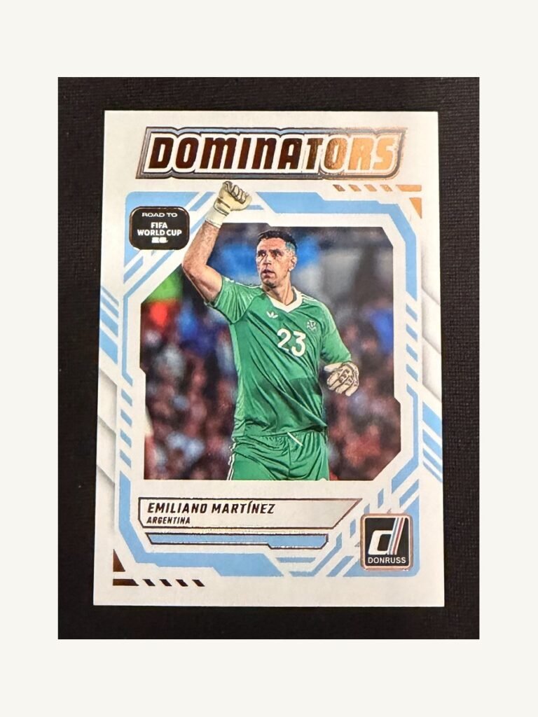 Emiliano Martínez #17 – Panini Donruss Road to FIFA World Cup 2026