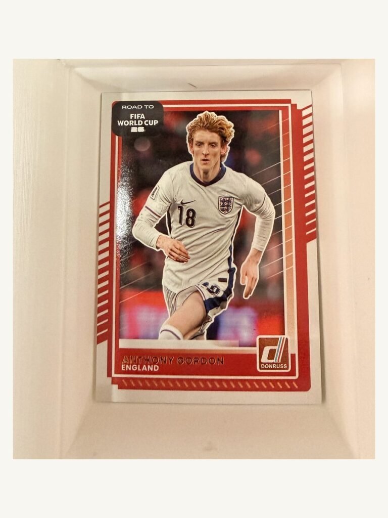 Julián Álvarez #157 – Panini Donruss Road to FIFA World Cup 2026